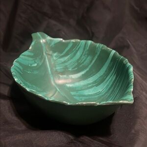 Green Leaf-Shaped Decorative Bowl